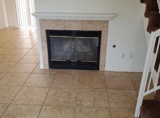 1075 W Devonshire Ave #B, Hemet, CA 92543