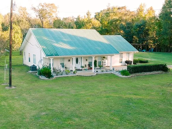 513 E Bayou Rd, Belle Chasse, LA 70037