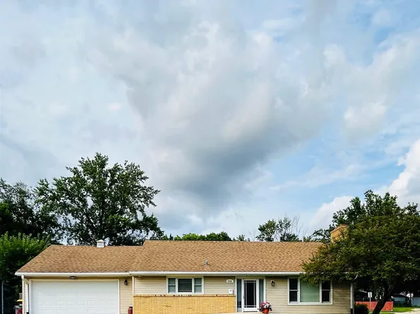 2924 Guilford Rd, Rockford, IL 61107