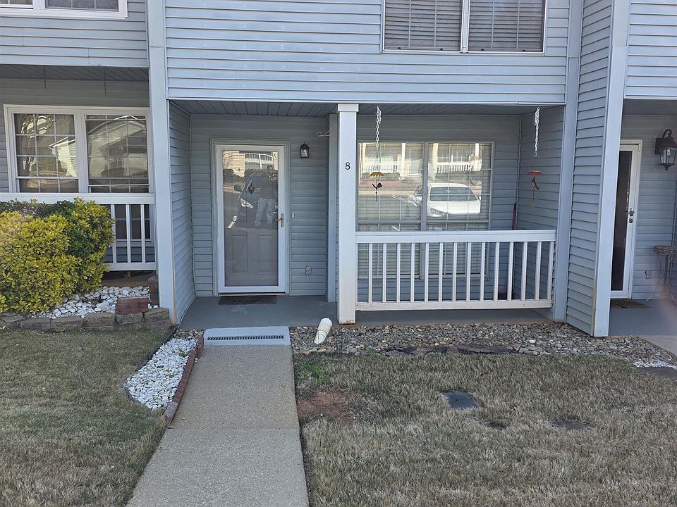 1st image of 8 Bear Grass Ct