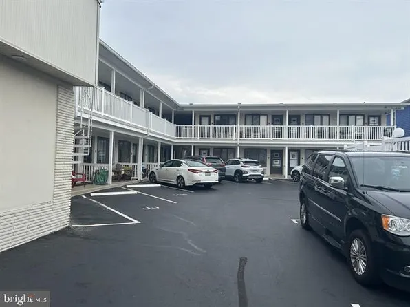 9401 Pacific Ave, Margate City, NJ 08402