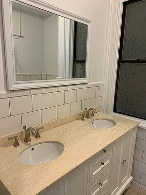 Rented by Salon Realty Corp | media 12