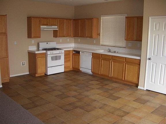 2nd image of 9631 Tanzanite Ave