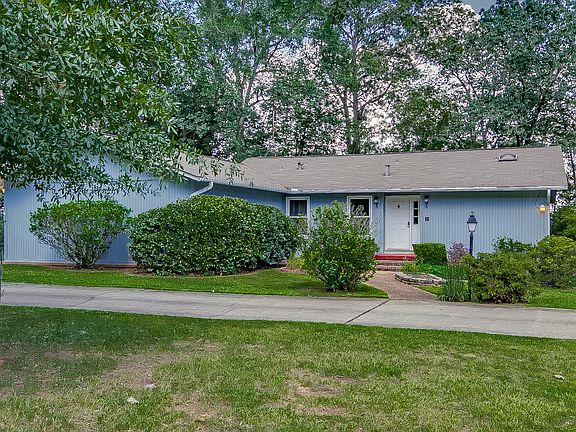 2nd image of 615 Jennifer Dr E