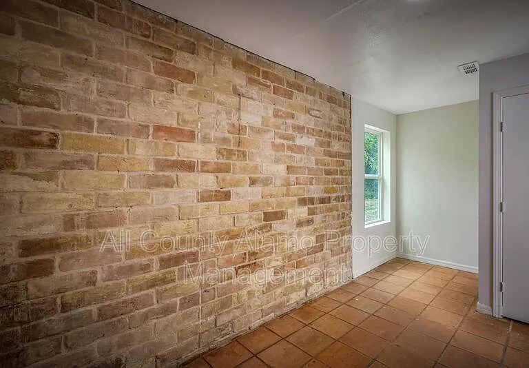 211 Beechwood Ln — Photo 12