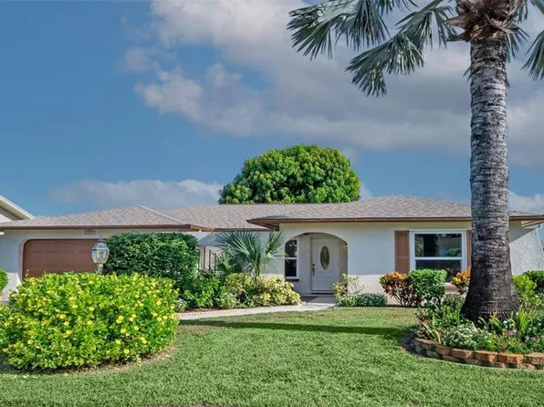 105 Champagne CT, NAPLES, FL 34112