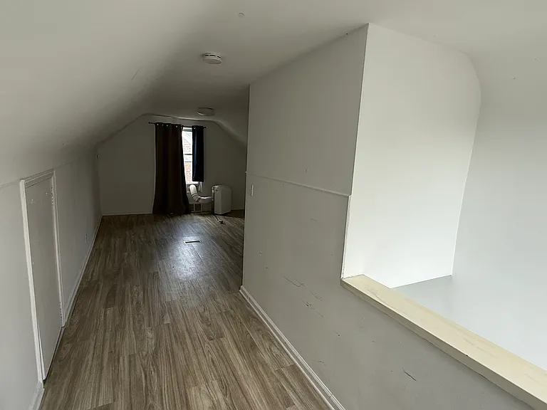 9725 Ruth Ave — Photo 6