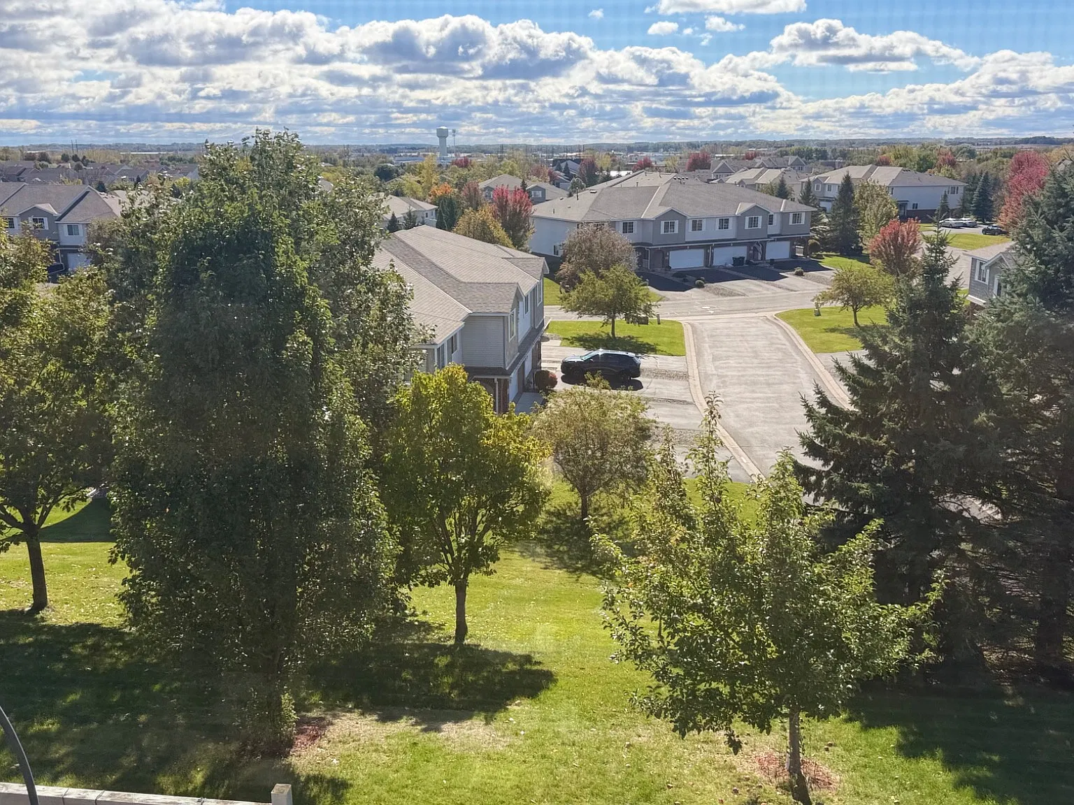4 bed, 2300 sqft, $3,295 — Photo 4