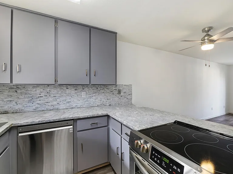 3849 Vineyard Ave #B — Photo 12