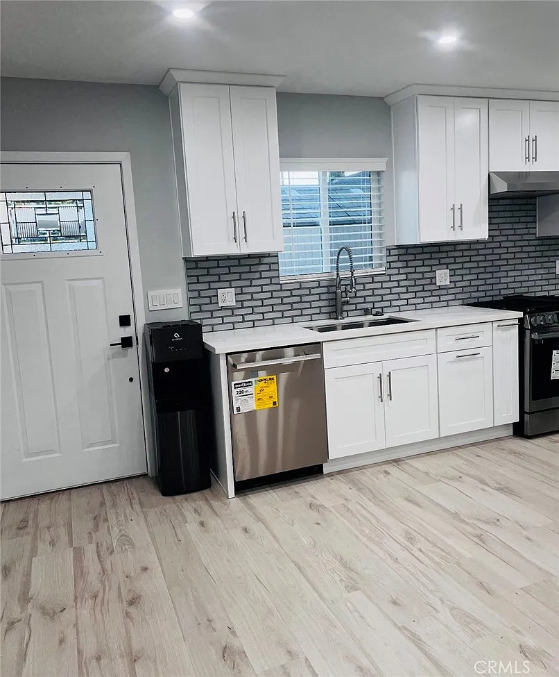 1 bed, 550 sqft, $2,500 — Photo 3