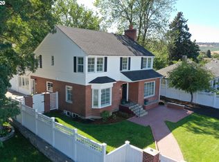 122 E 13th St, The Dalles, OR 97058