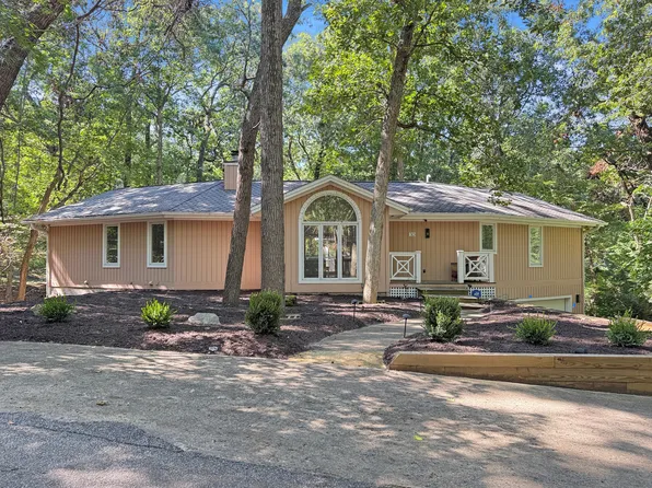 30 Briarwood Trl, New Buffalo, MI 49117