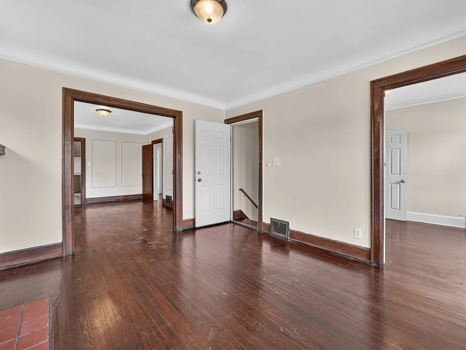 3 bed, 800 sqft, $900 — Photo 3