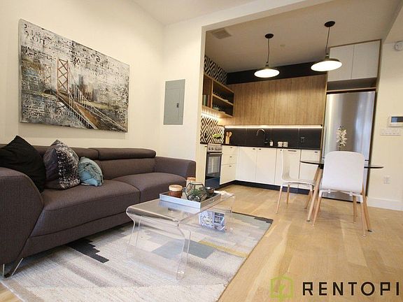 5th image of 961 Willoughby Ave APT 1H