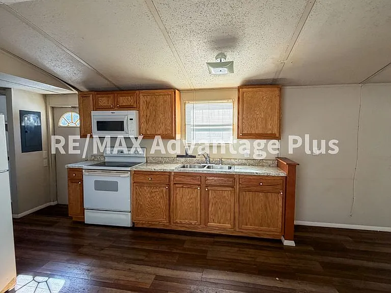 29 Oak Ln — Photo 4