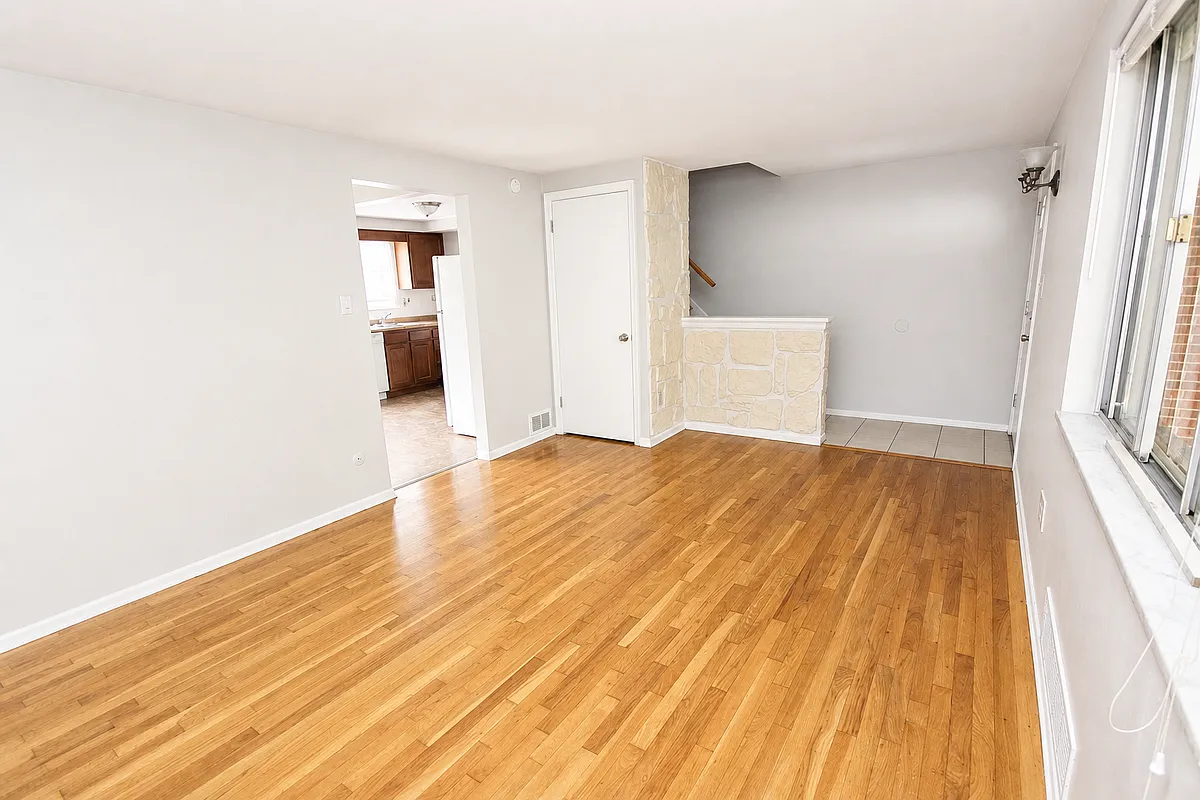 Living Room - 2/3 Bedroom Townhome - Stotler Townhomes