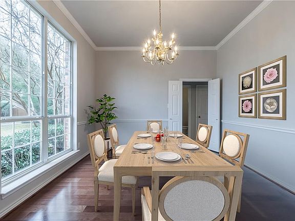 5th image of 405 Graywood Ct
