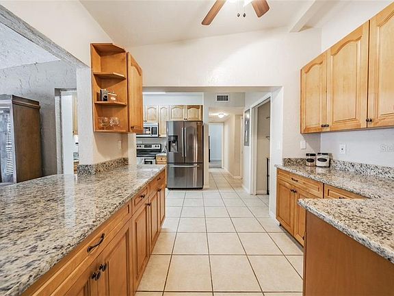 3rd image of 202 Mission Hills Ave