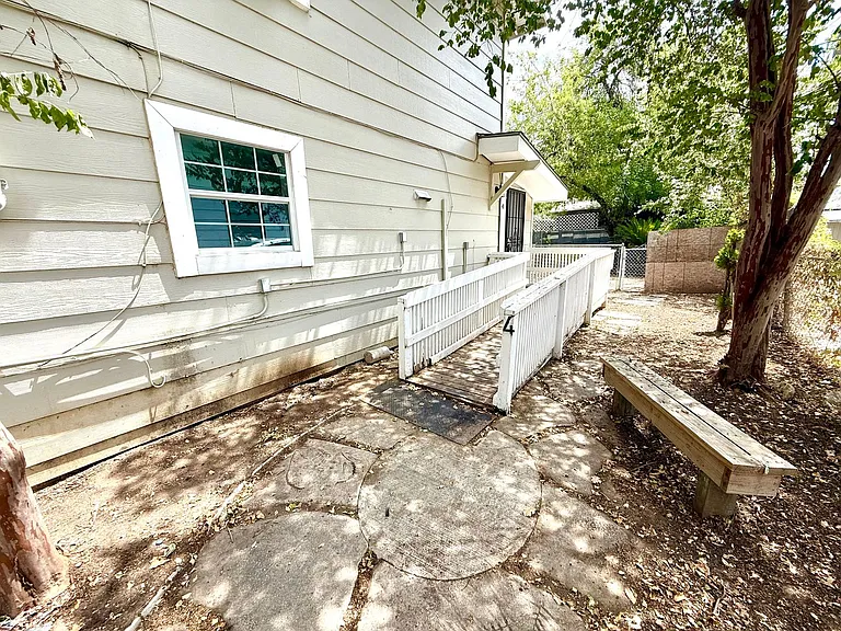 602 Lovett Ave — Photo 2