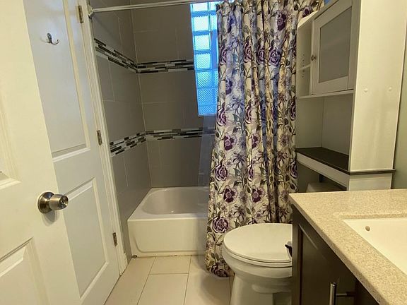 4th image of 1055 N Mozart St #2F