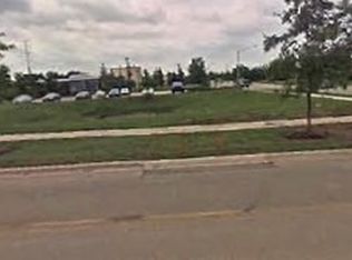 1520 Bond St, Naperville, IL 60563
