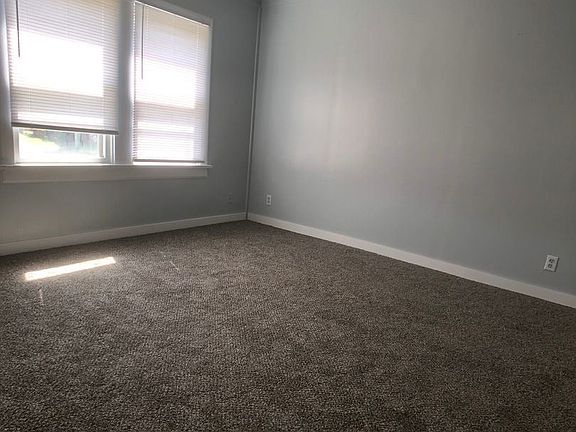 3rd image of 114 Lydell Carr Dr