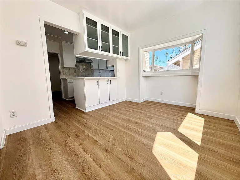 910 Acacia Ave — Photo 5