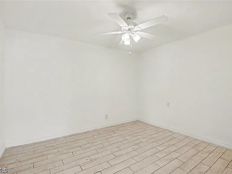 20 Estate Dr — Photo 13