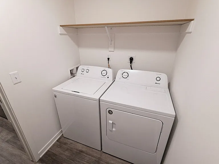 Village West Apartments — Photo 107