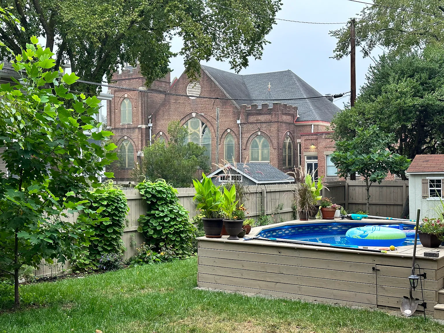 3 bed, 2.5 bath, 2069 sqft, $3,200 — Photo 2