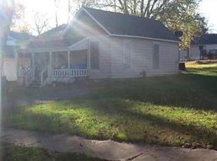 319 W 6th St, Cameron, MO 64429