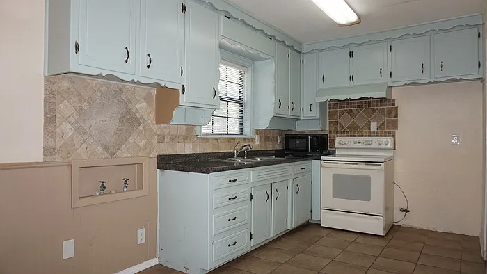 5225 Mack Rd — Photo 6