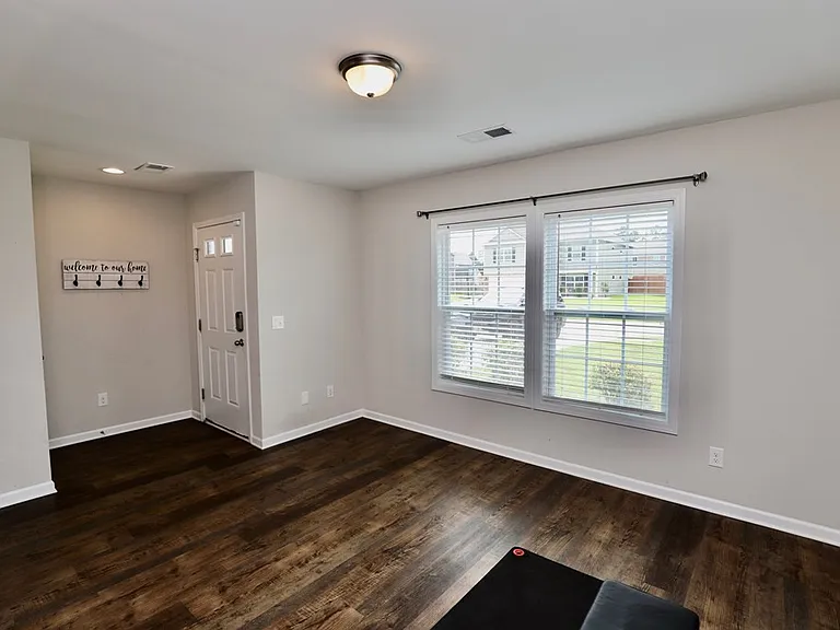 3680 Moseley Dr — Photo 8