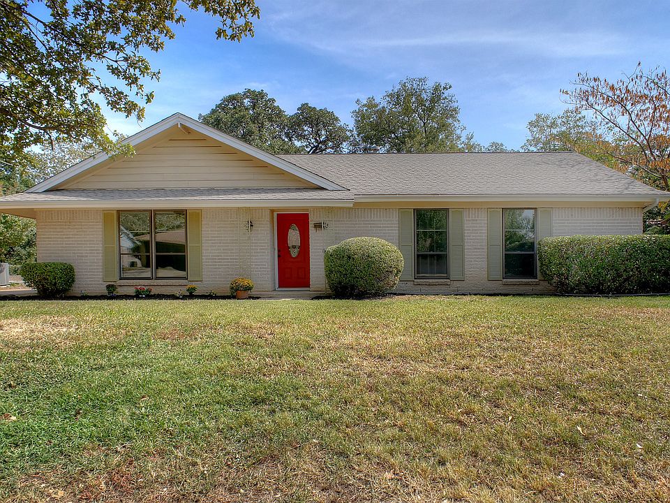 1st image of 701 Westcliff Dr