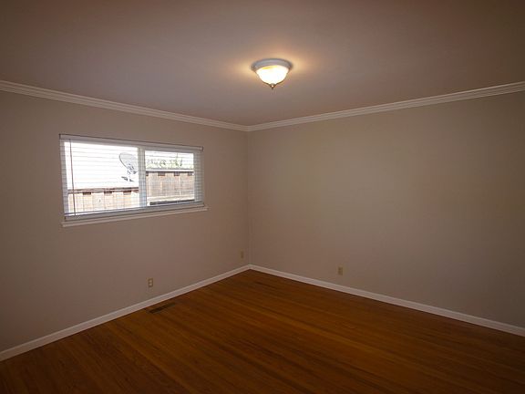 3rd image of 5502 Taft Dr
