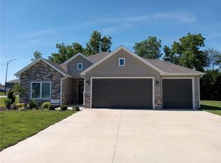 1823 Silverback Way, Pittsburg, KS 66762