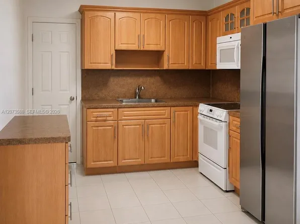 19211 NW 52nd Ave, Miami Gardens, FL 33055