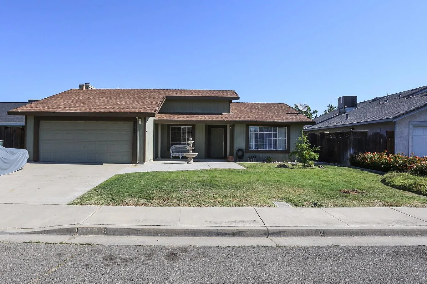 2729 Carmel Ct photo 1