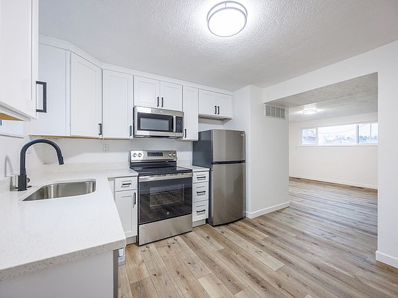 3rd image of 445 E 535th St S