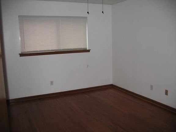 5th image of 4171 Parkchester Ave