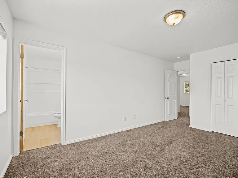 945 S Freedom Blvd #18 — Photo 24