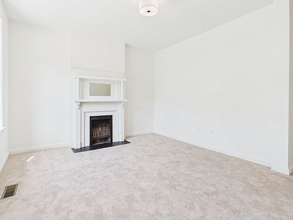 4th image of 204 Wellford St APT A