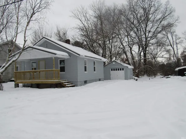 51579 Pond St, South Bend, IN 46637