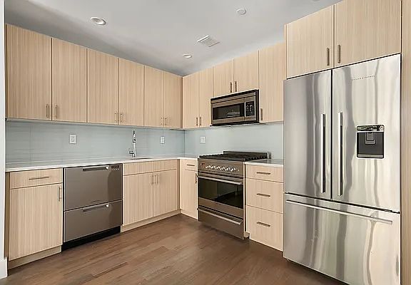 4th image of 17 Convent Ave #3D