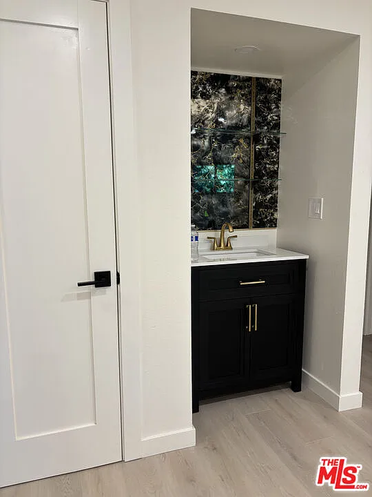 2 bed, 2.0 bath, 1054 sqft, $3,800 — Photo 3