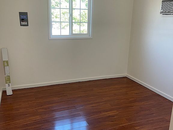 2nd image of 3216 Jackson Ave #3218