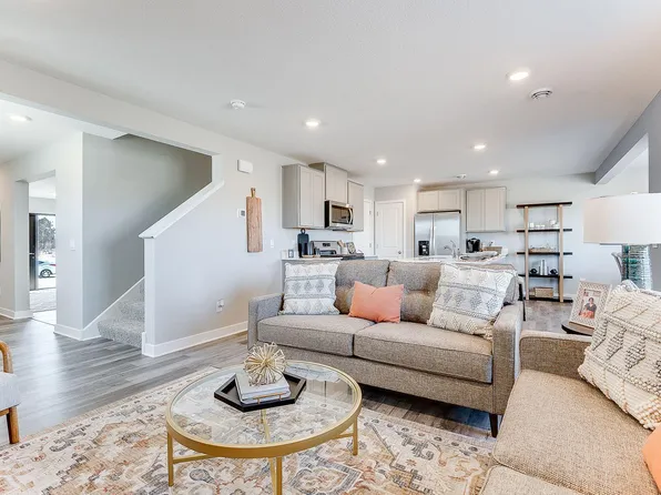 2051 Clearwater Ter, Shakopee, MN 55379