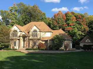 8095 Hermitage Rd, Painesville, OH 44077