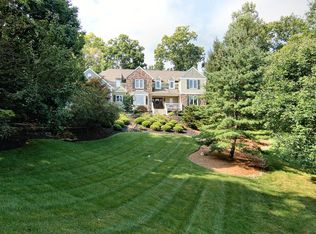 5768 Brookstone Dr, Cincinnati, OH 45230