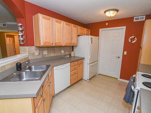 4th image of 7241 English Dr Unit 9